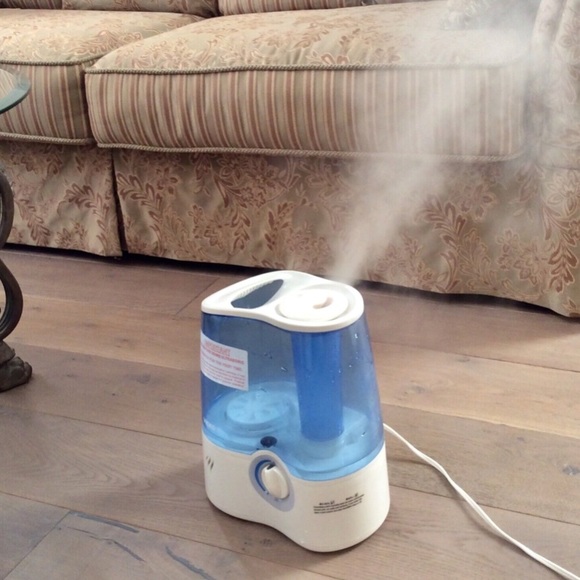 Vicks Ultra Quiet Cool Mist Humidifier White/Blue - Picture 8 of 13